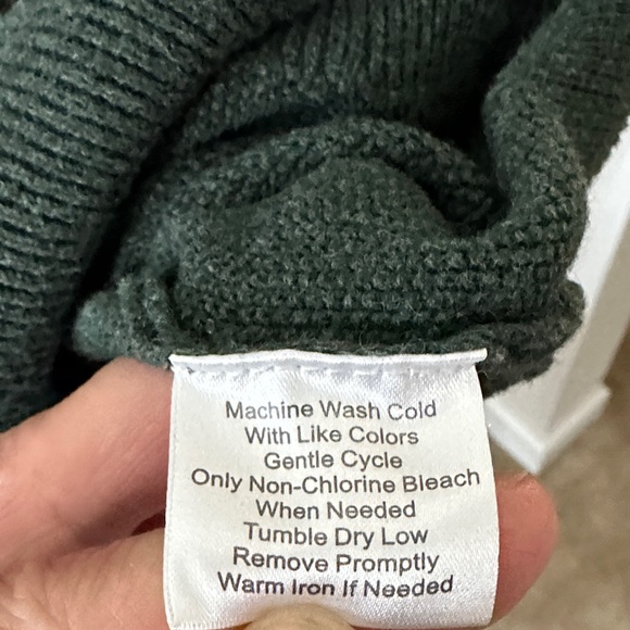 Jos. A. Bank Dark Green Crewneck Sweater - Picture 8 of 8